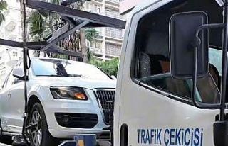 Adana’da engelli park yerlerine araçlarını koyan...