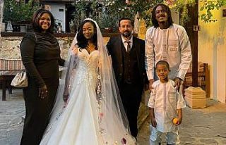 Adana’ya Afrikalı gelin: Düğün, Türk geleneklerine...