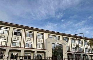 Adliyede çalışan memur ihale bedellerini zimmetine...