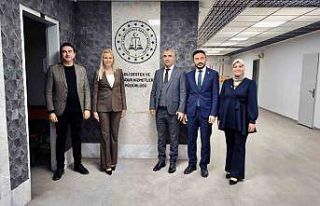 Adliyeye çocuk bekleme ve oyun odası kütüphanesi...