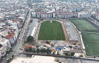 Adnan Menderes Stadyumu’nda çim serildi