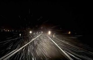 Afyonkarahisar’da beklenen kar yağışı başladı