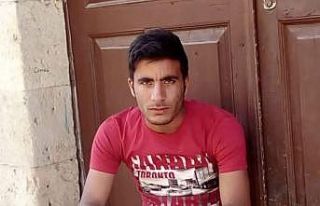 Ağabeyi geri manevra yaparken kamyonun altında kalan...