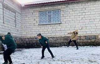 Ağrı’da çocuklar karın tadını çıkardı