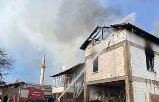 Ahırdaki 6 büyük ve 40 küçükbaş hayvan yangında...