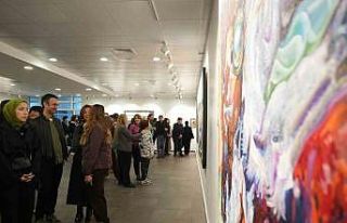 Akademisyenin 38 yıllık sanat yolculuğunu anlatan...