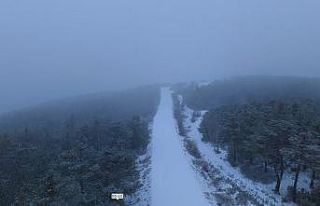 Akdağmadeni beyaza büründü, belediye ekipleri...