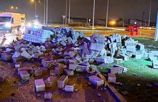 Aksaray’da tır ile servis aracı çarpıştı:...