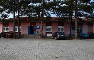 Akşehir’de eski ilkokul binası dikiş nakış...