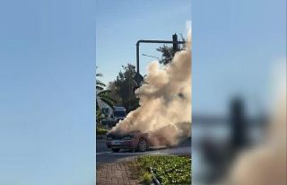 Alanya’da seyir halindeki otomobil alev aldı