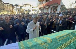 Alaplı İlçe Milli Eğitim Müdürü annesinin cenaze...