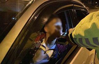 Alkollü çevirmeye girdi, ehliyeti gitmesin diye...