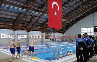 Amasya’da anneler polisten yüzme kursu istedi:...