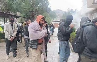Amasya’da tırdan 42 kaçak göçmen çıktı