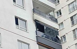 Ankara’da ev yangınında mahsur kalan anne ile...