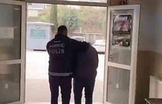 Antakya’da uyuşturucu madde suçundan aranan 2...