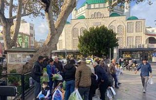 Antalyalı çiftçi ürünlerin çöpe dökülmesine...