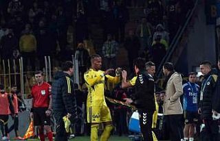 Archie Brown devam edemedi