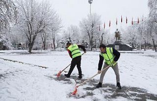 Ardahan’da belediyeden karla mücadele