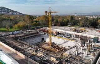 Atatürk Spor Salonu hızla yükseliyor