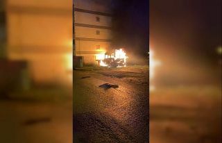 Avcılar’da minibüs alev alev yandı