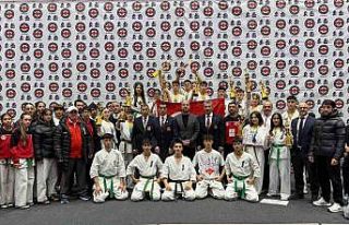 Avrupa’da Yıldırım rüzgarı