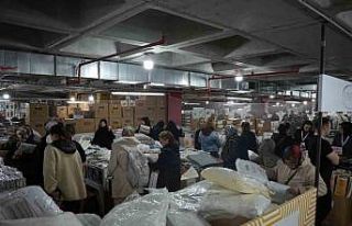 Bahçelievler’de vatandaşlar AVM’deki alışveriş...