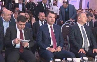 Bakan Kurum: "Türkiye asrın felaketini asrın...