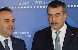 Bakan Tekin: "Ülkesinde yapılanlarla gurur...