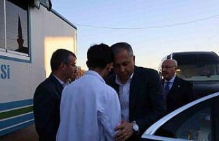 Bakan Yerlikaya, Kozan’da taziye ziyaretinde bulundu