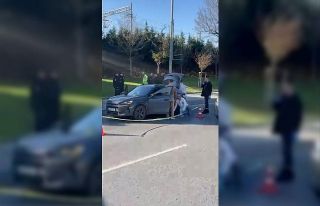 Bakırköy’de seyir halindeki otomobile silahlı...