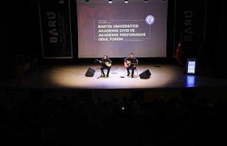 BARÜ’de "Akademik Giysi ve Akademik Performans...