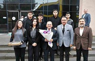 Başkan Büyükkılıç’tan lise öğrencilerine...