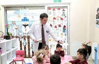 Başkan Erkan Aydın mesleğini çocuklara tanıttı