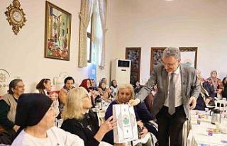 Başkan Kurnaz’dan yaş almışlara vefa: "Her...