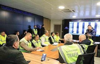 Başkan Şerifoğulları, karla mücadele çalışmalarını...