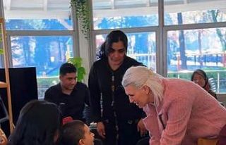 Başkan Subaşı’ndan +1 Mutluluk Kafe çalışanlarına...