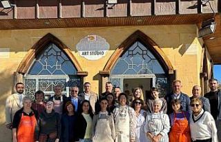 Başkan Topaloğlu: "Seramik sanatına gönül...