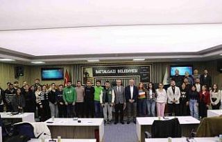 Battalgazi’de gençlik çalışmaları öğrencilerle...