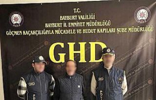 Bayburt’ta 2 düzensiz göçmen ile 1 göçmen kaçakçısı...