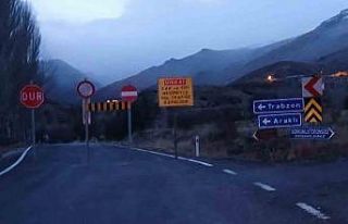 Bayburt’ta bazı köy yolları ve geçitler yoğun...