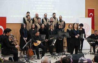 Bayburt’ta öğretmenlerden türkü ziyafeti