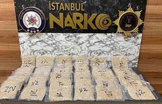 Baza altındaki valizden binlerce uyuşturucu hap...