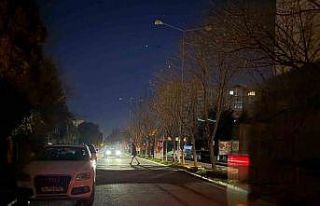 Beylikdüzü’nde sokak aydınlatmalarına bakım...