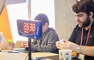Beyoğlu’nda ilk kez düzenlenen Rubik Küp Turnuvası...