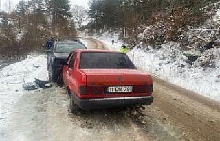 Bilecik’te meydana gelen trafik kazasında 4 kişi...