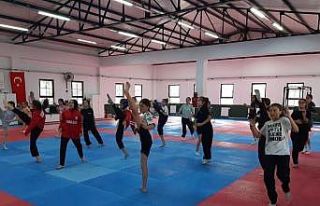 Bilecik’te taekwondo antrenmanları aralıksız...