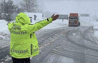 Bolu Dağı geçişi ağır tonajlı araç geçişine...