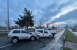 Bolu’da 4 araç zincirleme kazaya karıştı, trafik...