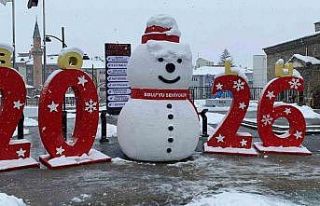 Bolu’da kar fırtınası hayatı olumsuz etkiledi:...